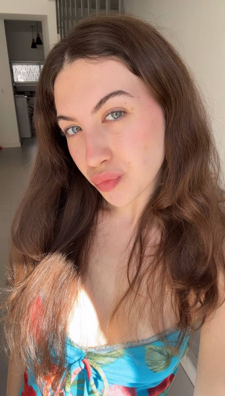 Nude girl Amber in City