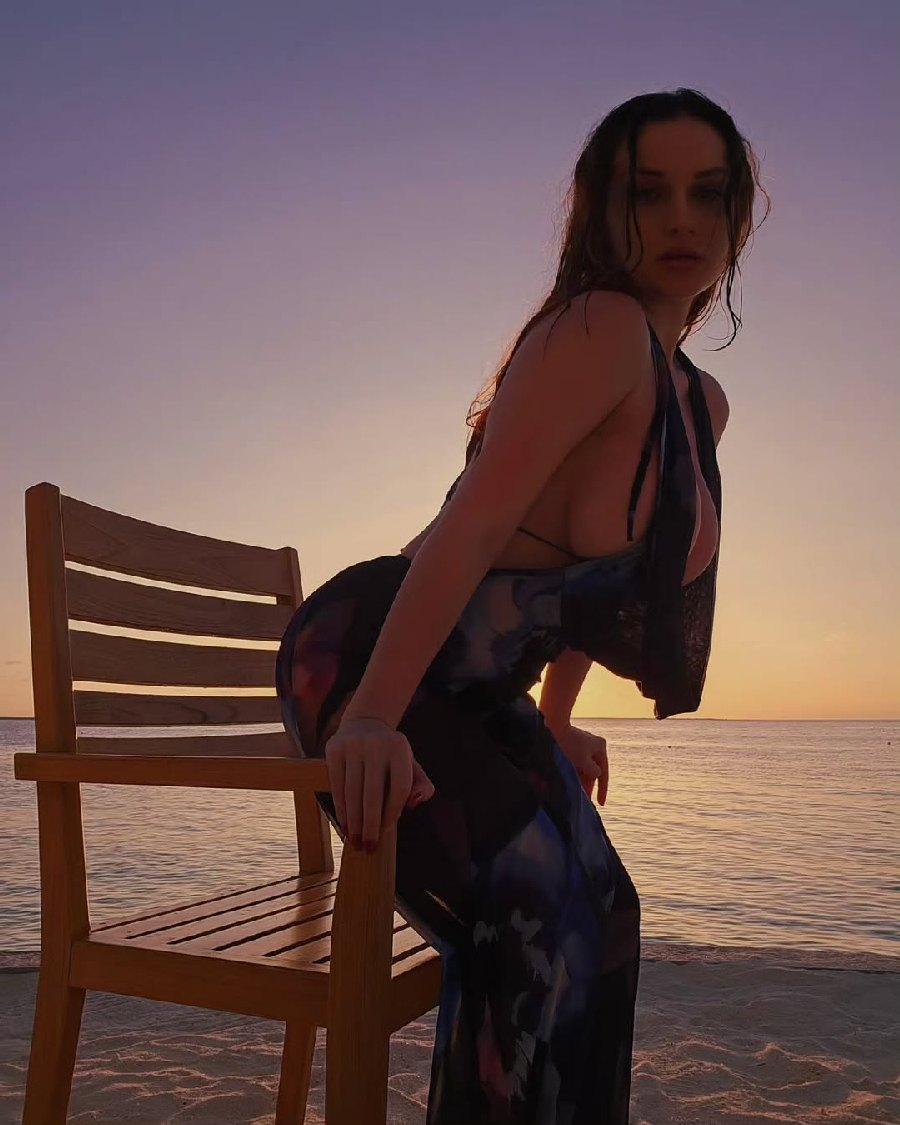 Sexy girl Miranda Faith nude in City