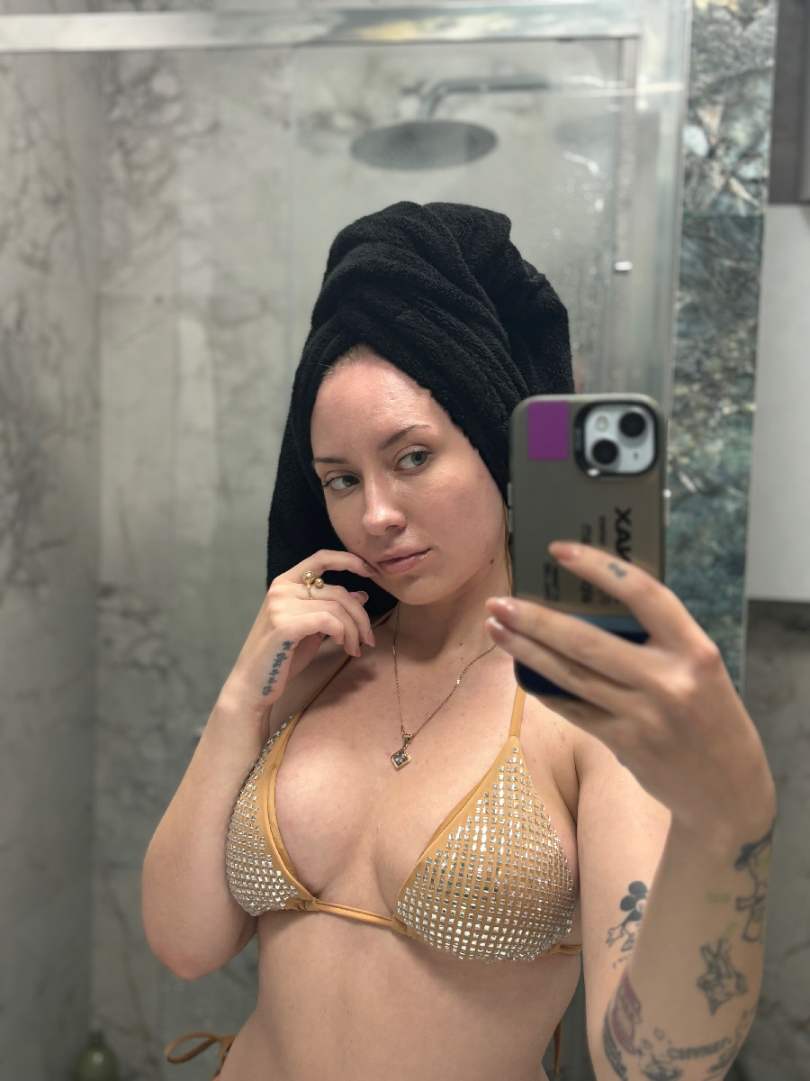 Nude girl KateV in City