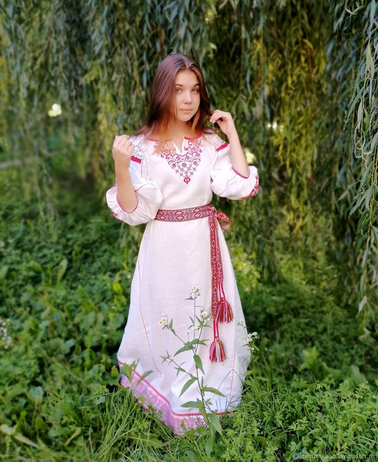 Girl Girls in Slavic costumes
